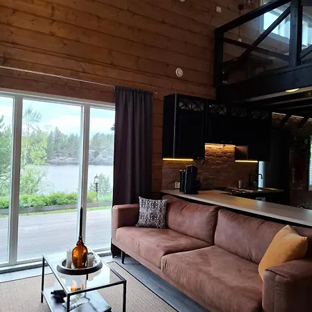 Chalet Saarimoekki Kangasniemellae Iso-paatsalo, Keskellae Puulaa, Kulkeminen Vain Veneellae