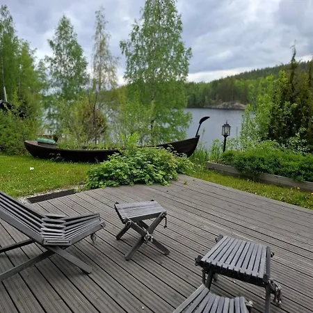 Chalet Saarimoekki Kangasniemellae Iso-paatsalo, Keskellae Puulaa, Kulkeminen Vain Veneellae Mikkeli