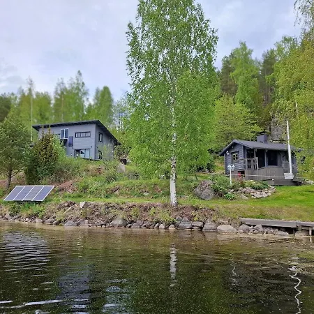 Saarimoekki Kangasniemellae Iso-paatsalo, Keskellae Puulaa, Kulkeminen Vain Veneellae *